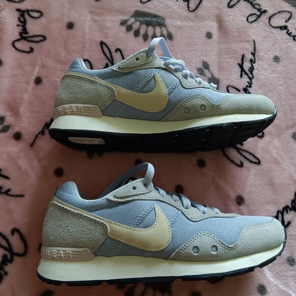 Nike Venture Runner - Picture 3 of 6